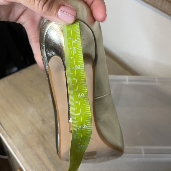 Saks fifth Avenue heels - Picture 6 of 7